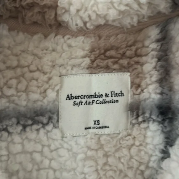 Abercrombie Sherpa Jacket - Picture 4 of 5